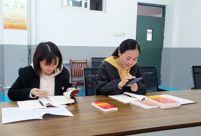 答题活动特写_ 新闻.jpg