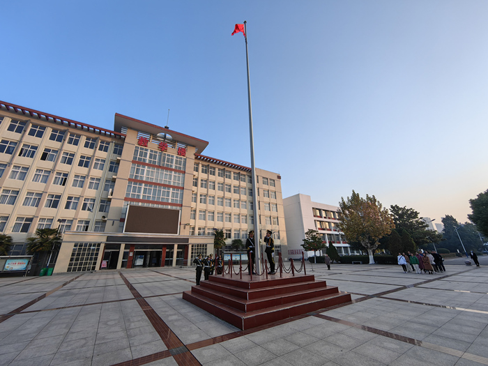 新闻1_副本.jpg 新闻1_副本.jpg